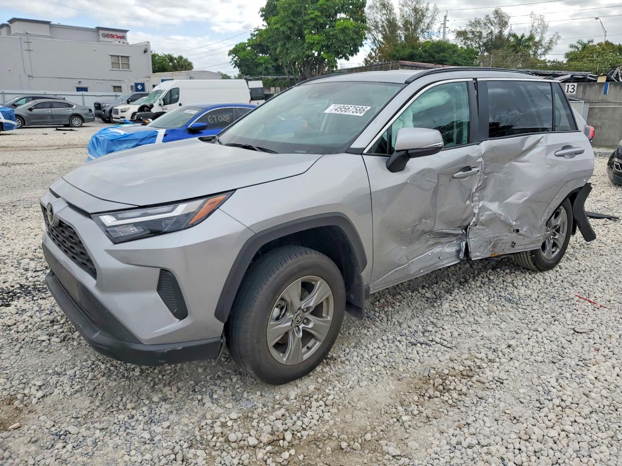 Salvage Toyota RAV4 Image