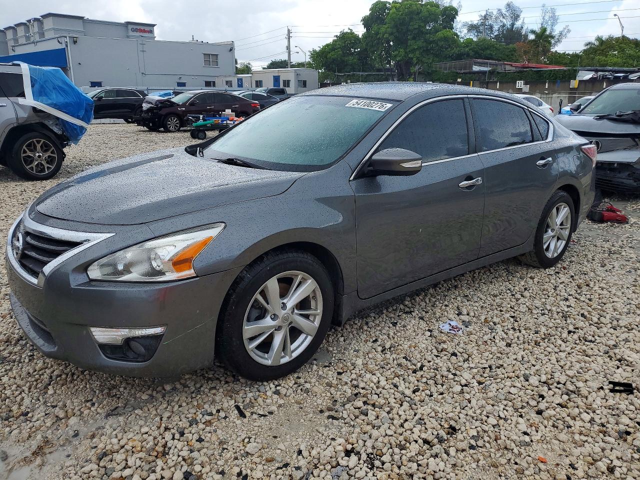 Salvage Nissan Altima Image
