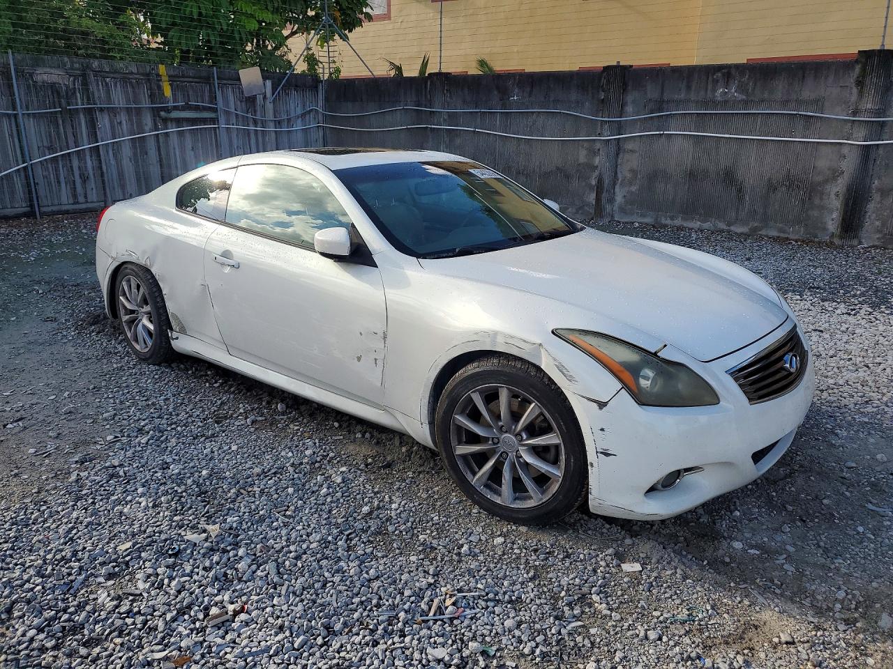 INFINITI G37 Base