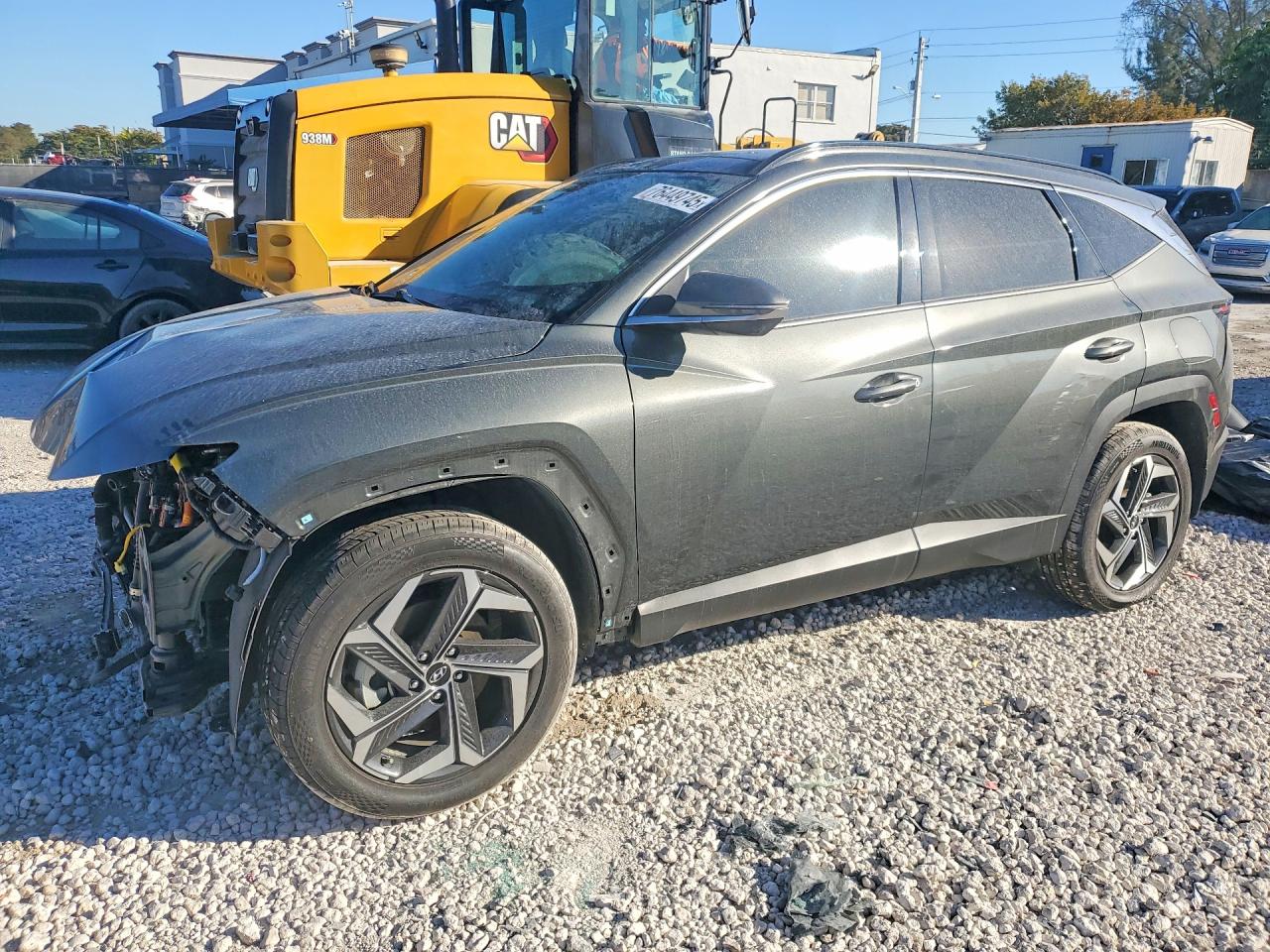 Salvage Hyundai TUCSON Image