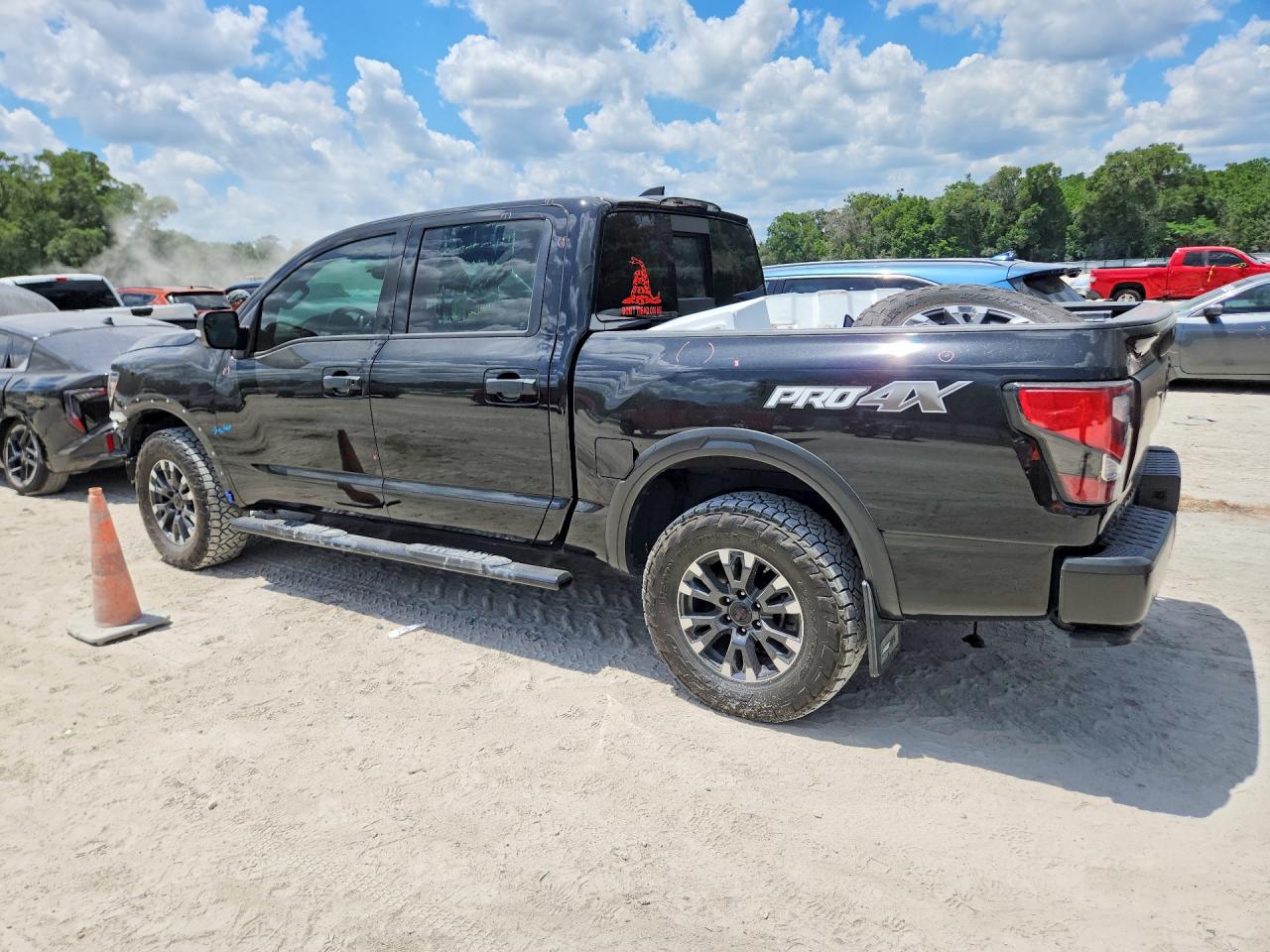 Nissan Titan Pro-4x
