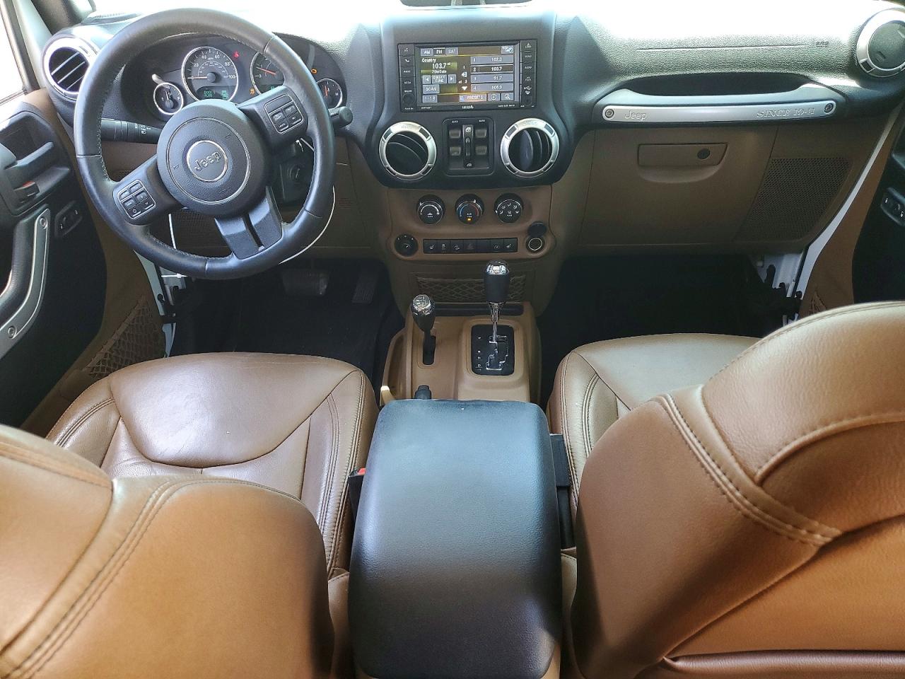 Jeep Wrangler Sahara