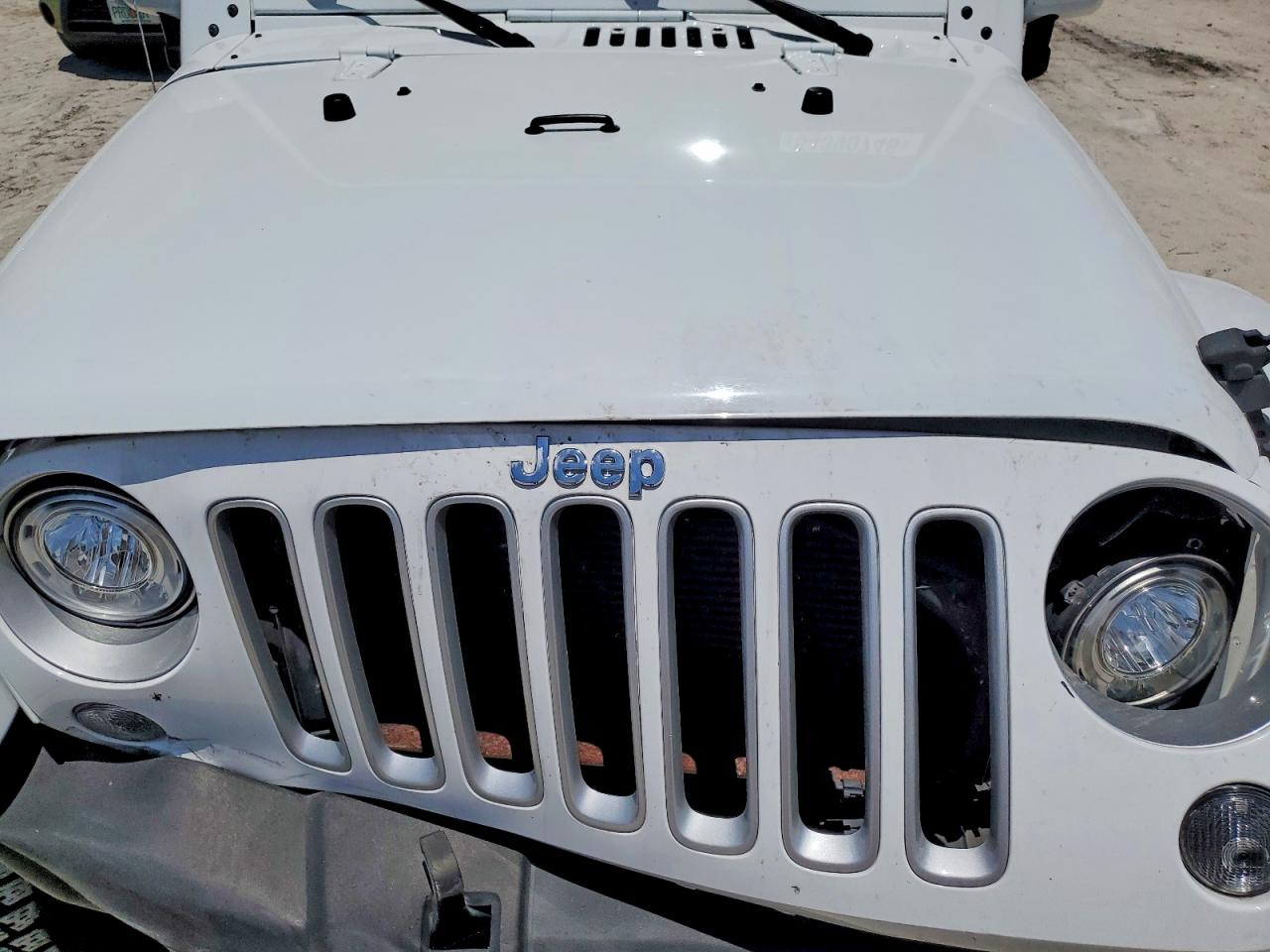 Jeep Wrangler Sahara