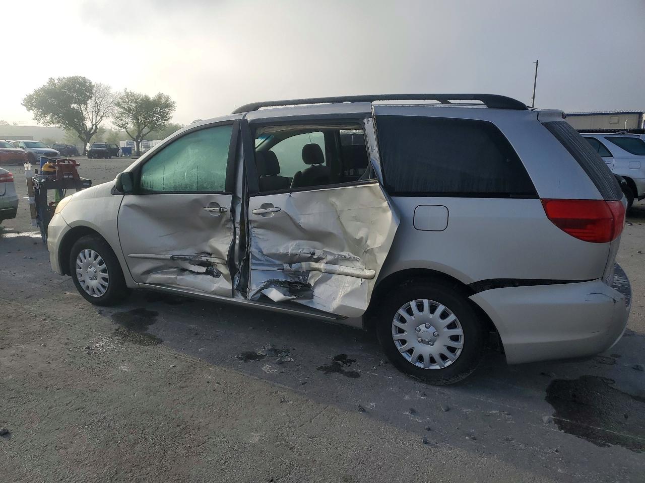 Toyota Sienna Le 7-passenger