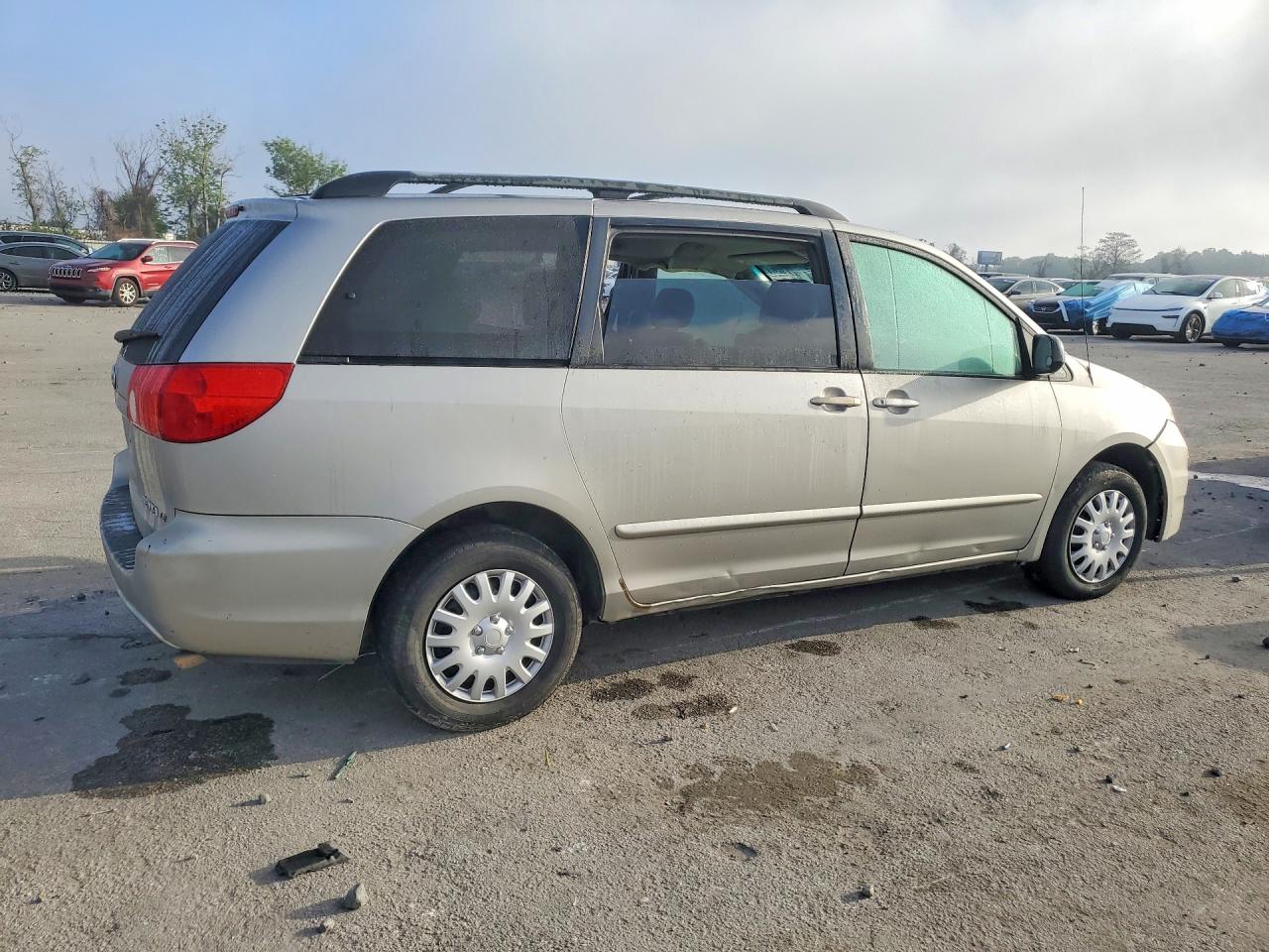 Toyota Sienna Le 7-passenger
