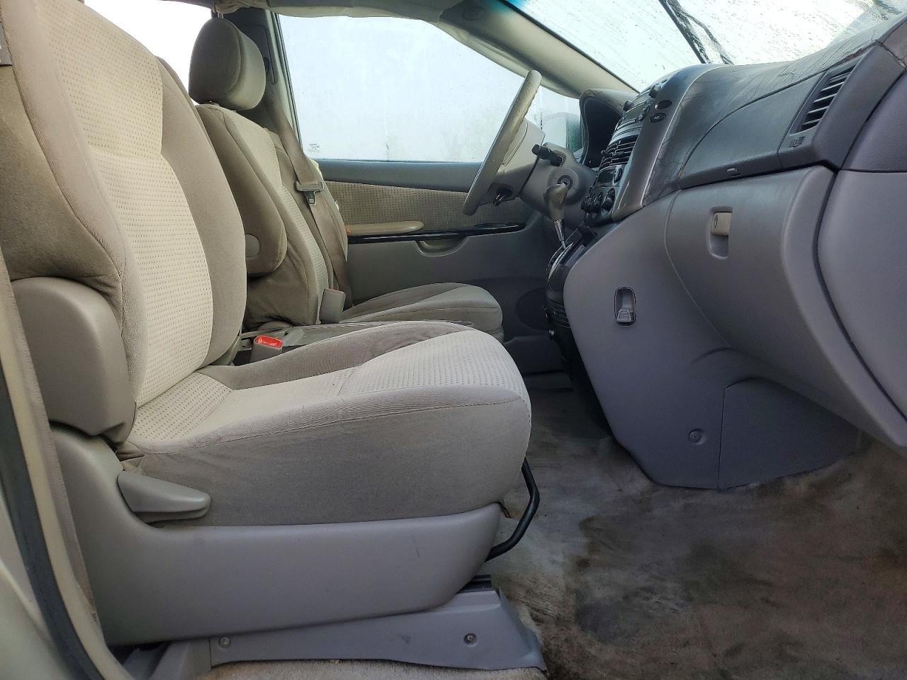 Toyota Sienna Le 7-passenger