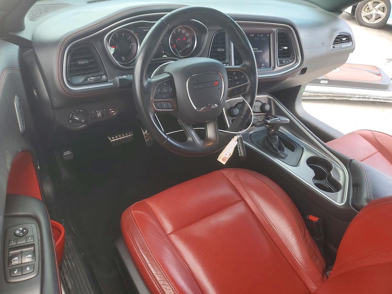 Dodge Challenger Sxt