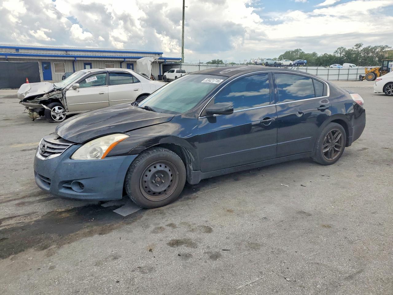 Salvage Nissan Altima Image