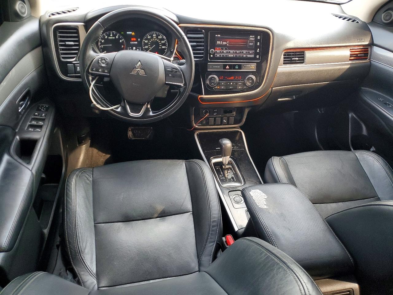 Mitsubishi Outlander Se