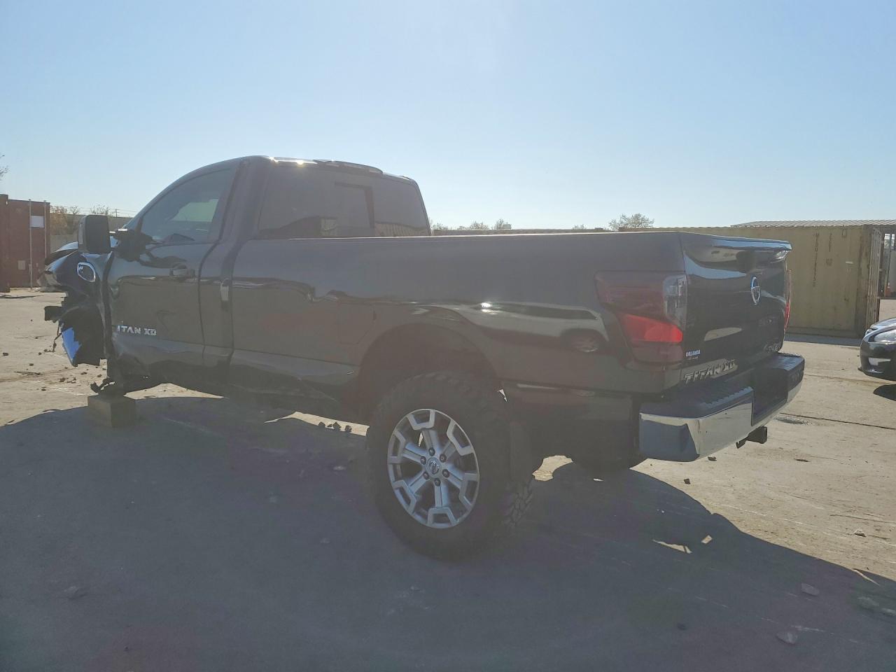 Nissan Titan Sv