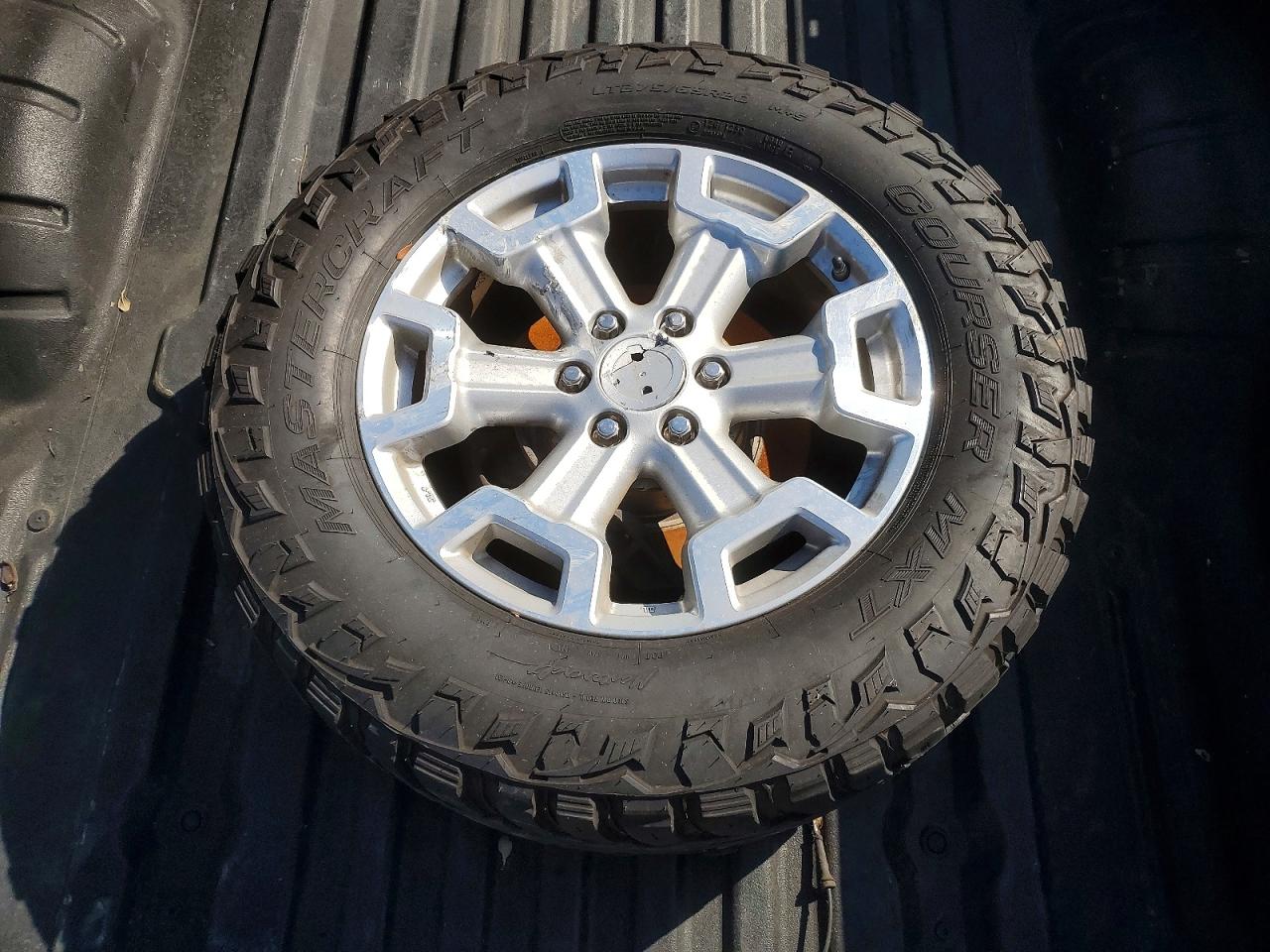 Nissan Titan Sv