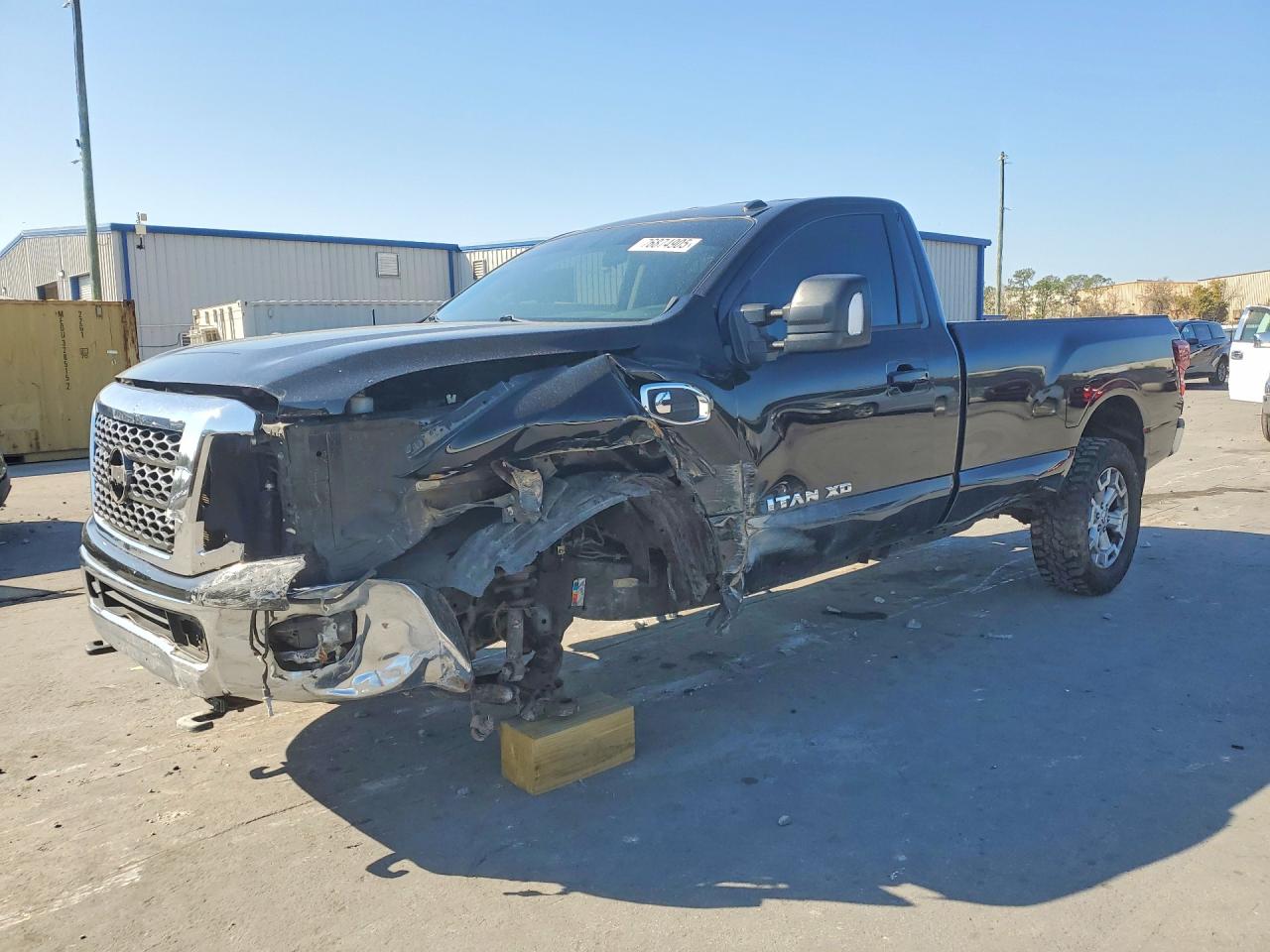 Salvage Nissan Titan Image
