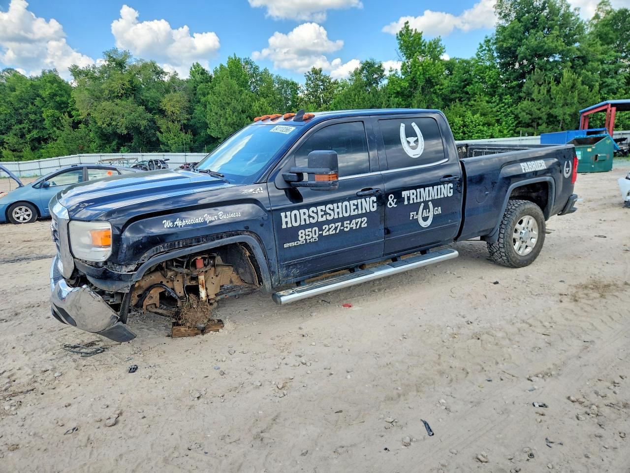 Salvage GMC Sierra Image