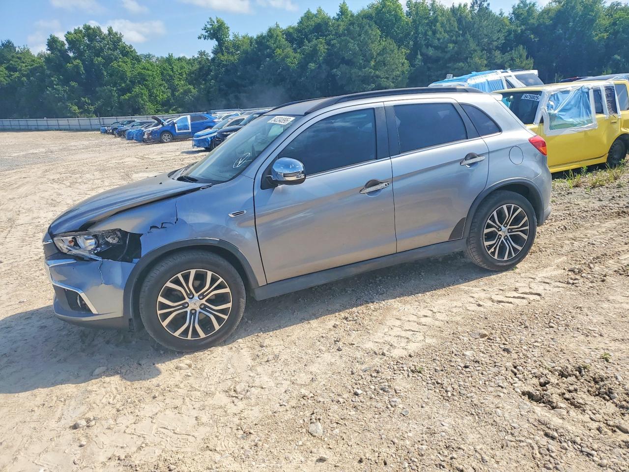 Salvage Mitsubishi Outlander Image