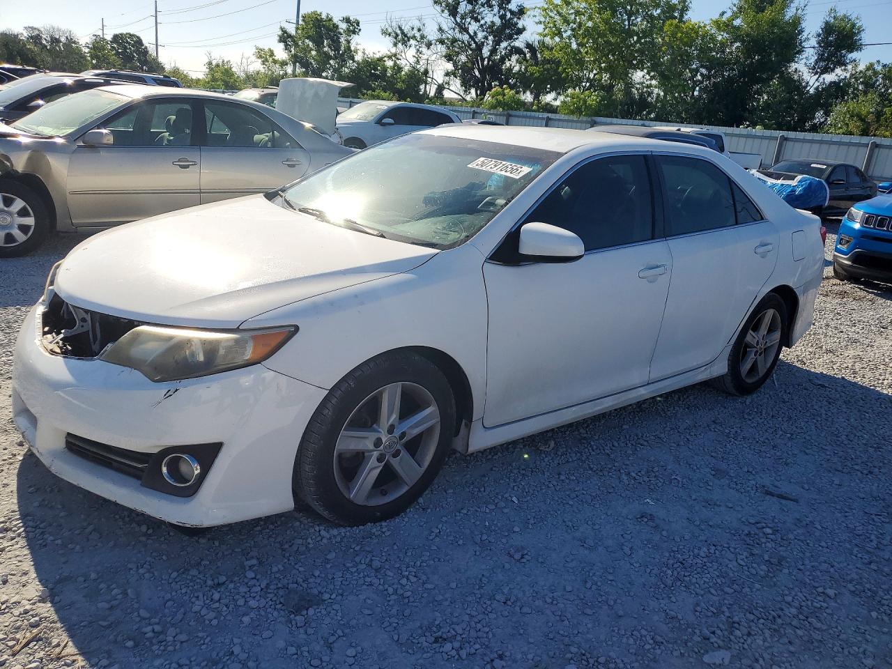 Salvage Toyota Camry Image