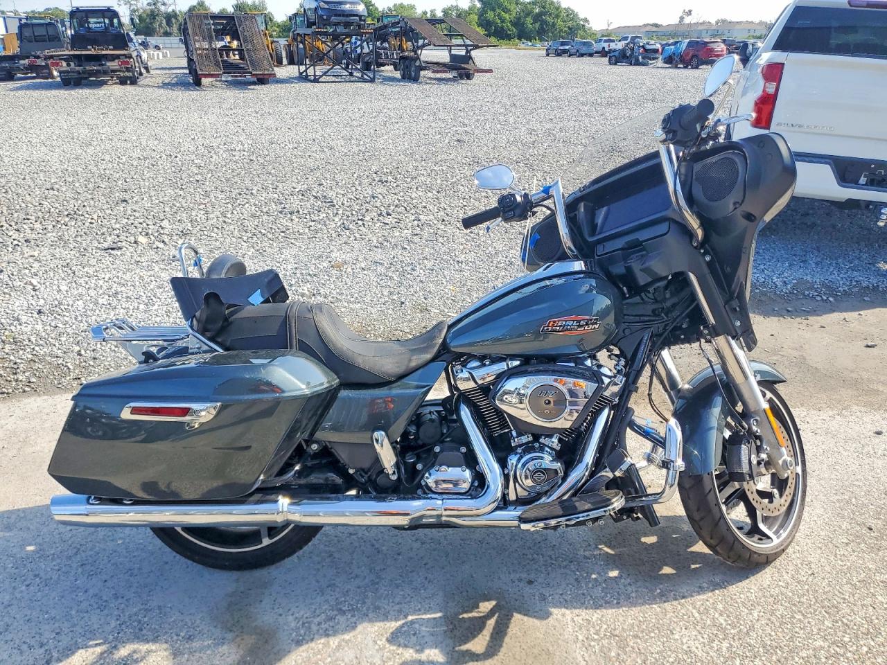 Salvage Harley-Davidson Fl Image
