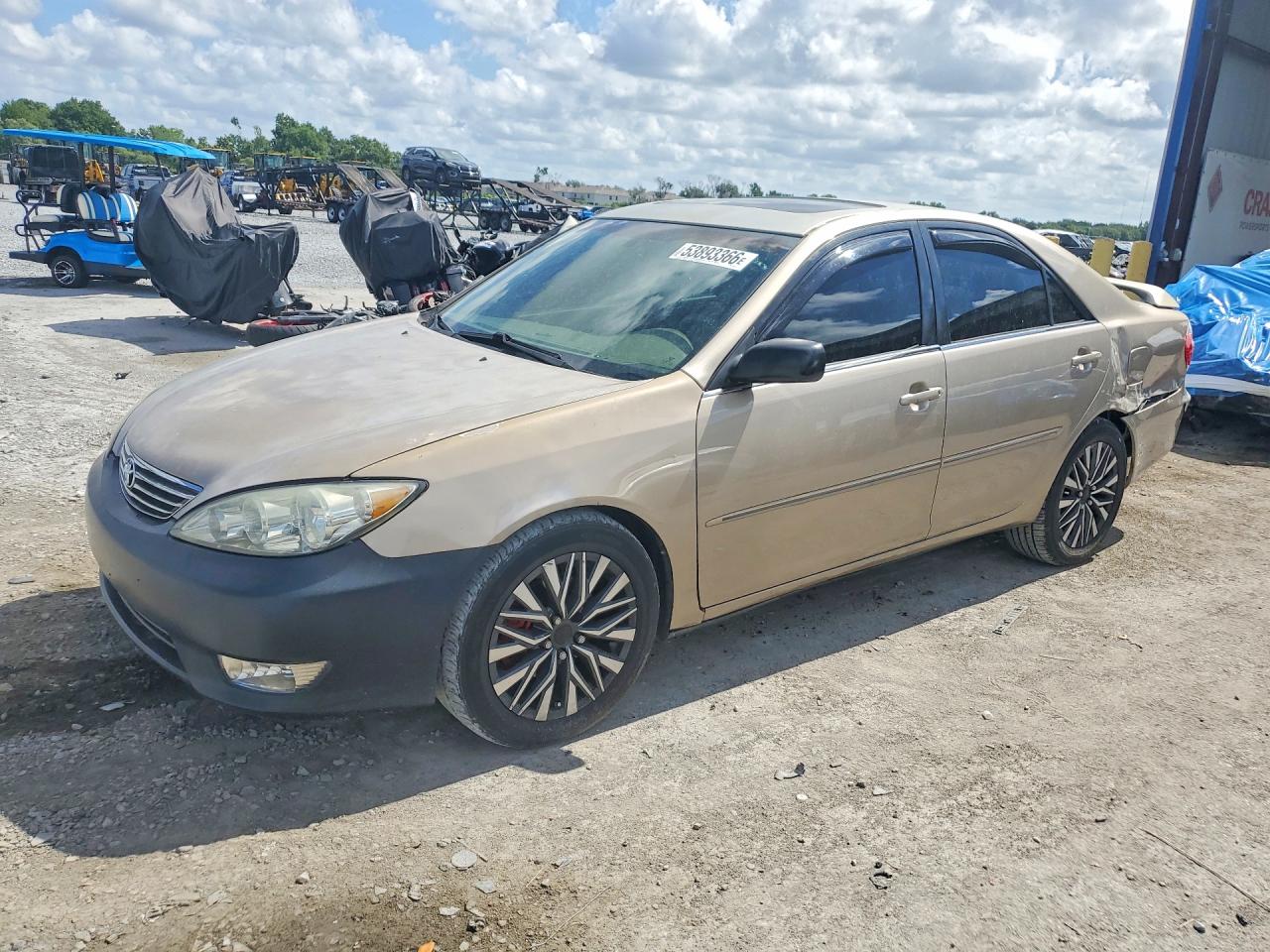 Salvage Toyota Camry Image