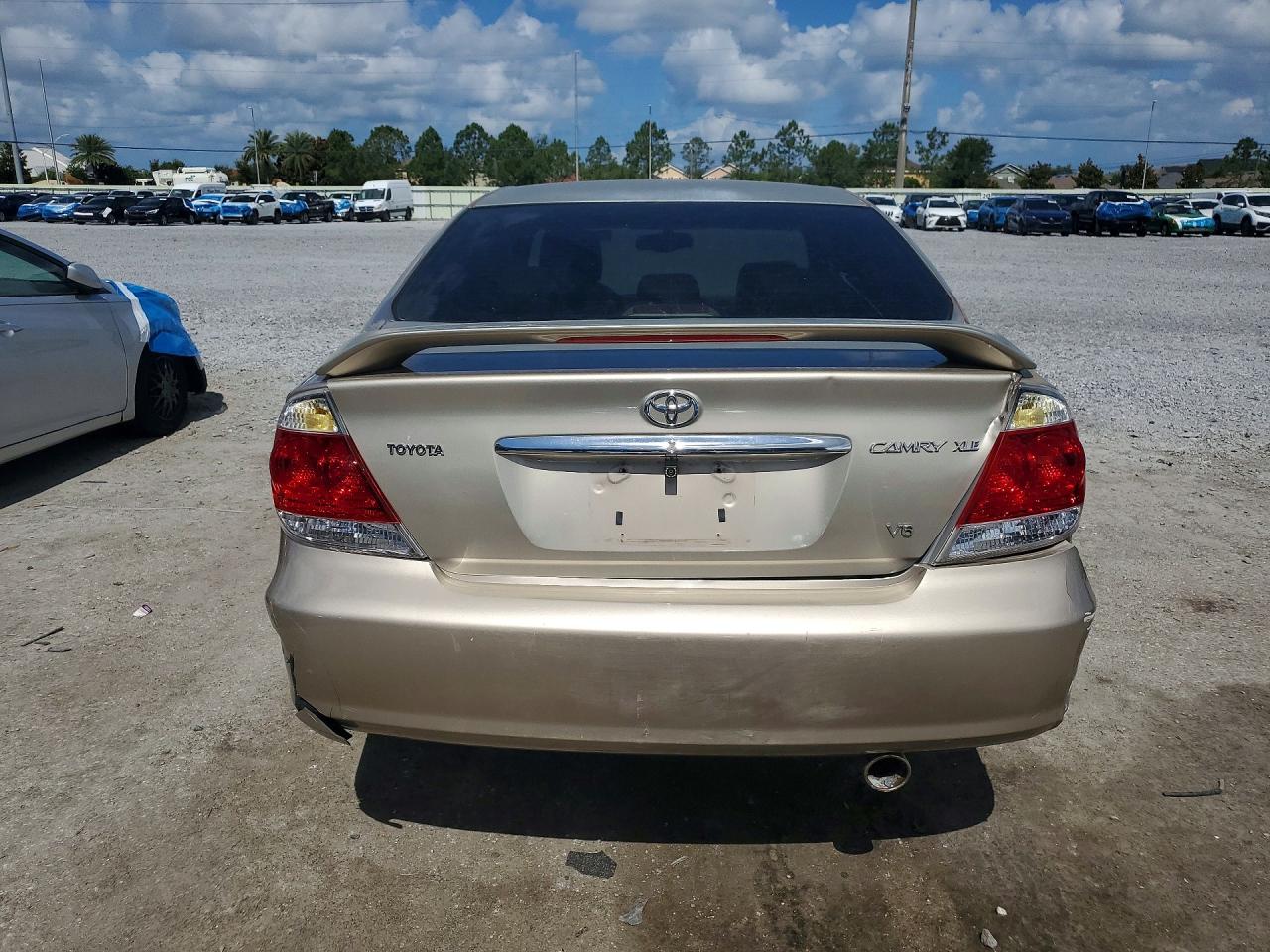 Toyota Camry Xle V6