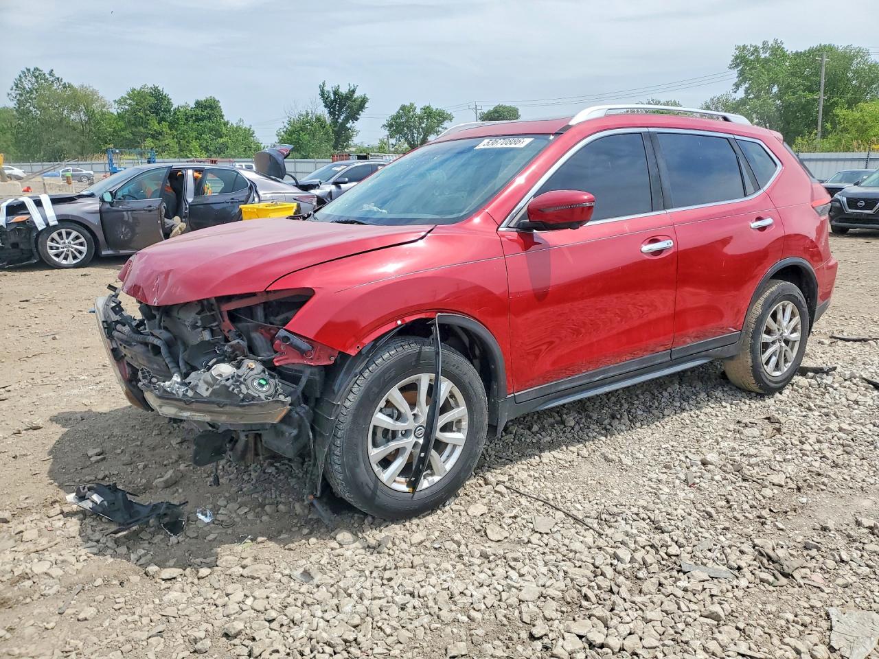 Salvage Nissan Rogue Image