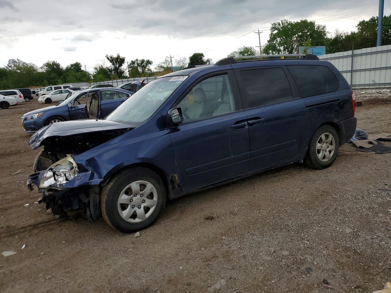 Salvage Kia Sedona Image