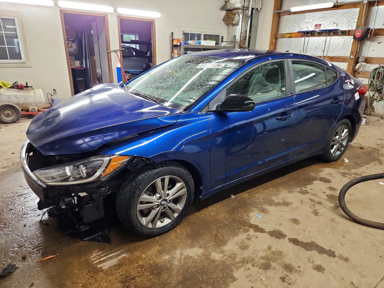 Salvage Hyundai ELANTRA Image