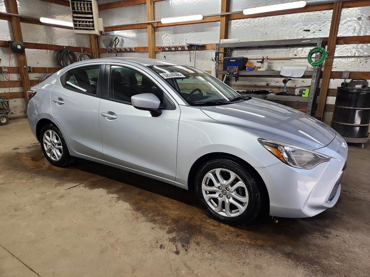 Toyota Yaris Base