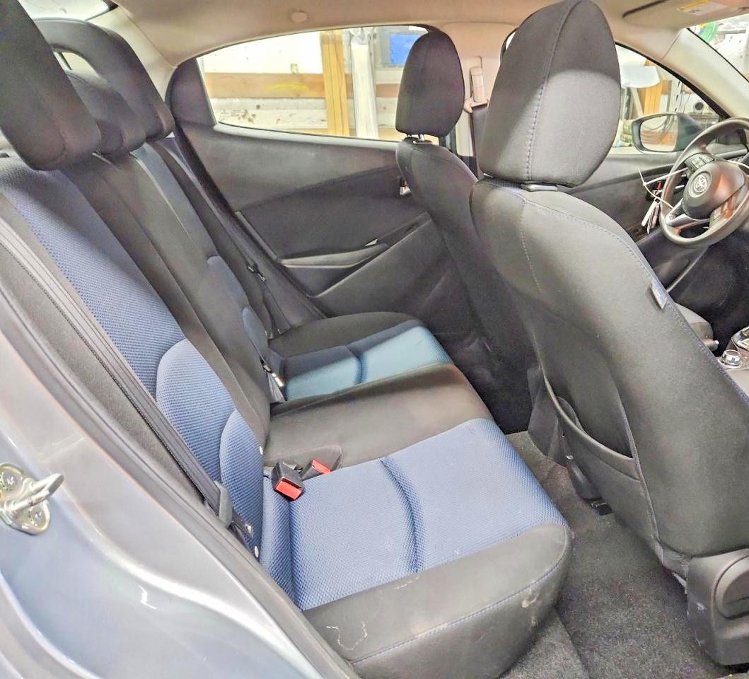 Toyota Yaris Base