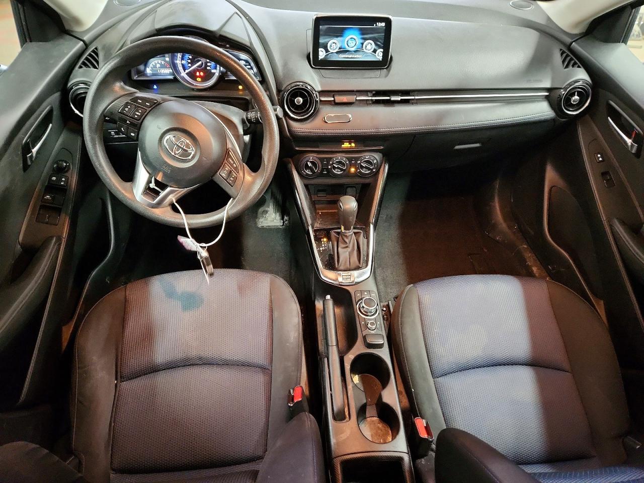 Toyota Yaris Base