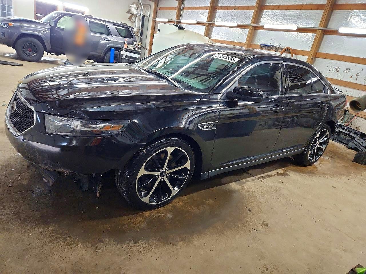 Salvage Ford Taurus Image