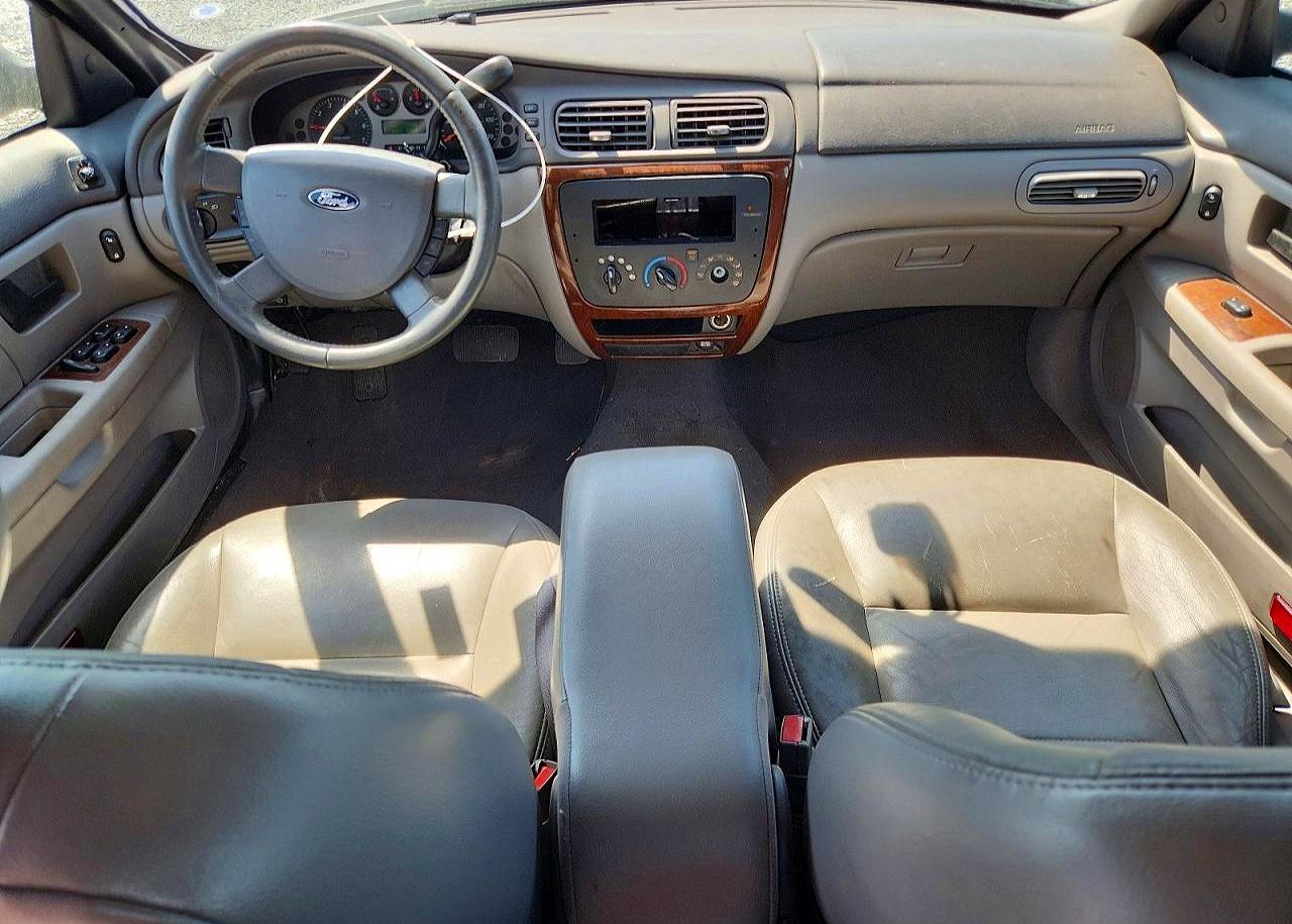 Ford Taurus Sel