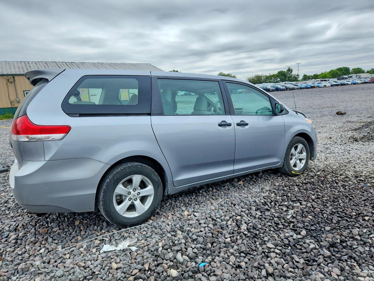 Toyota Sienna Base 7-passenger