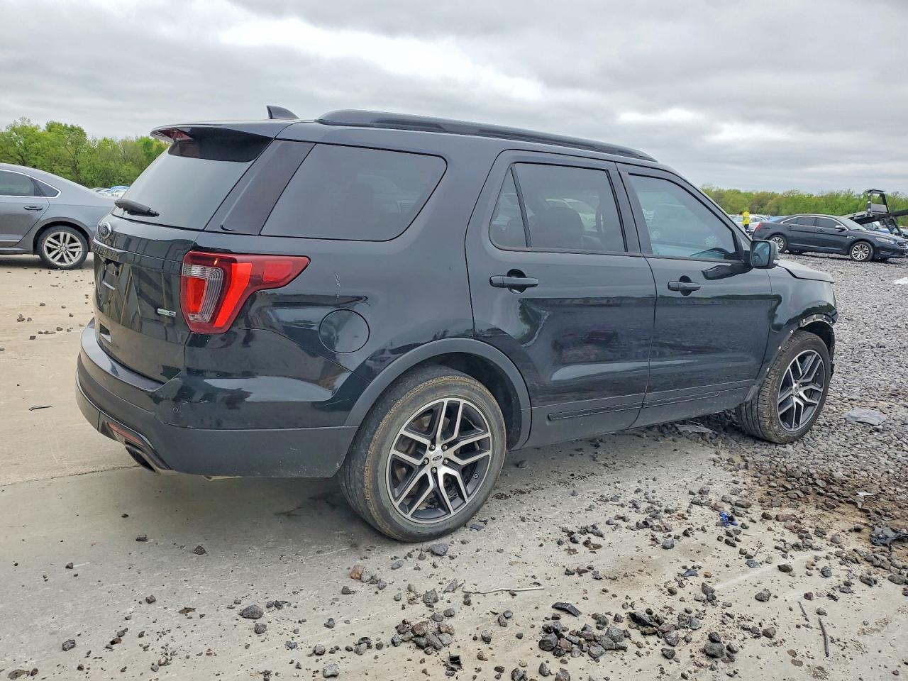 Ford Explorer Sport