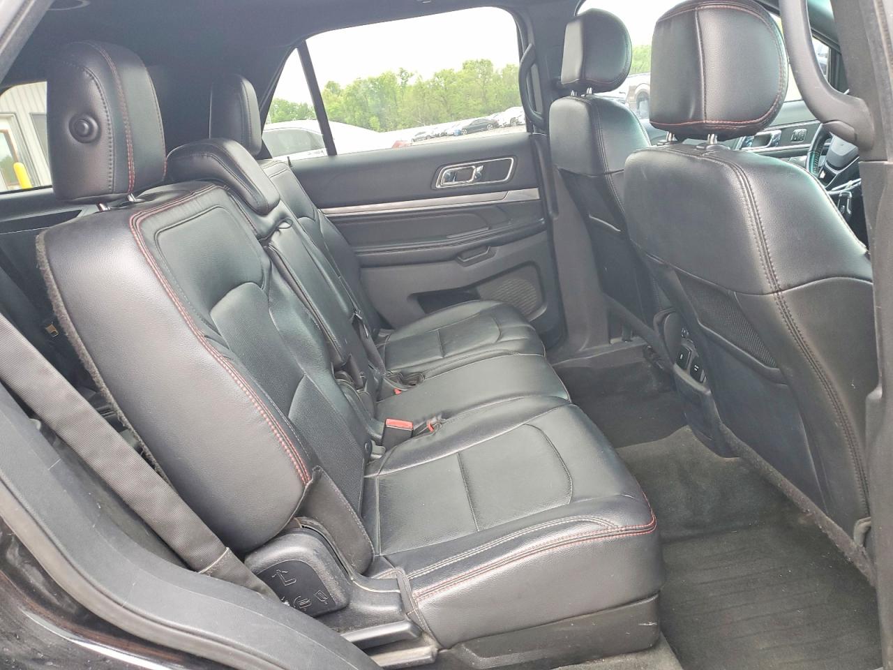 Ford Explorer Sport
