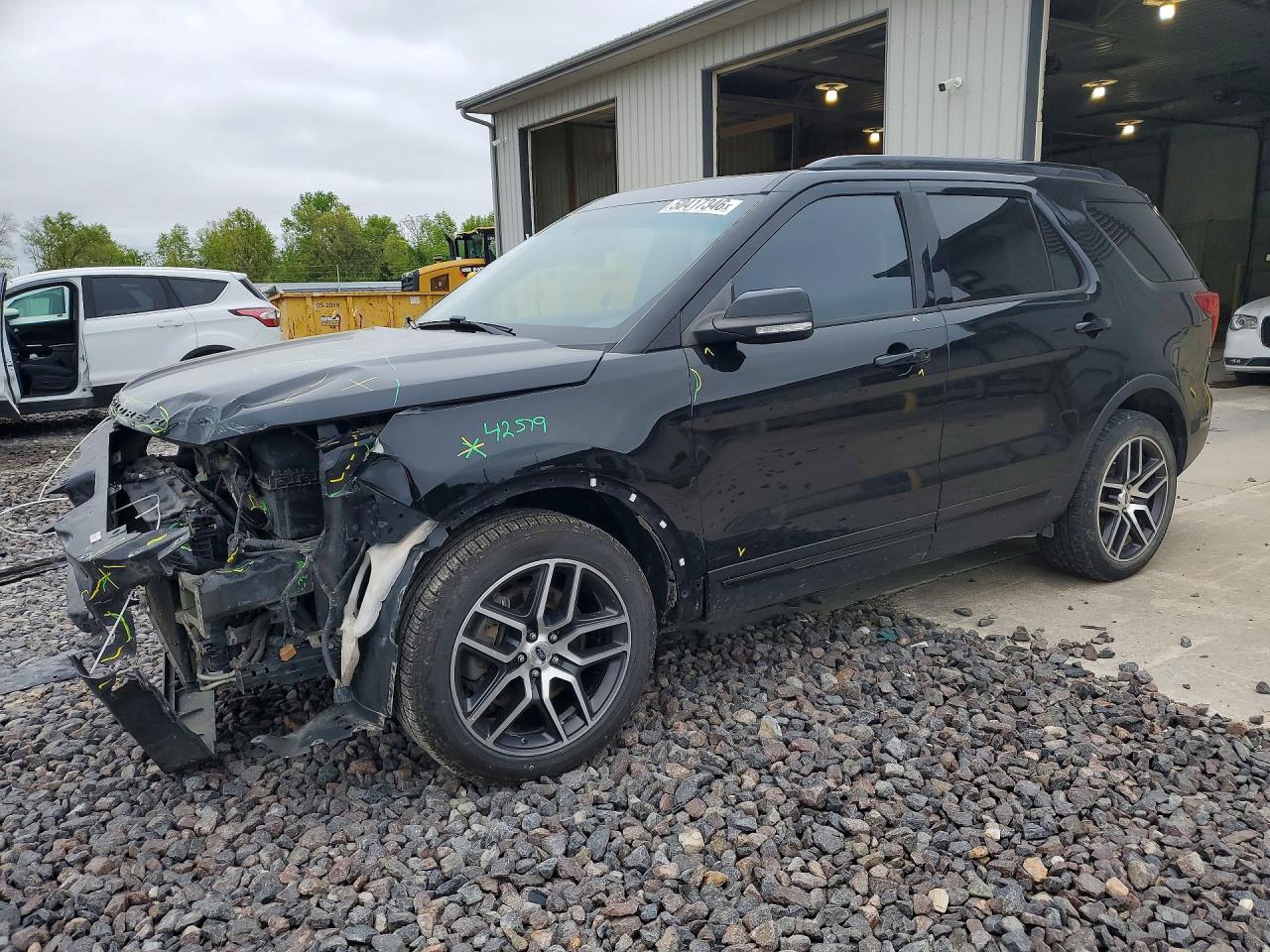 Salvage Ford Explorer Image