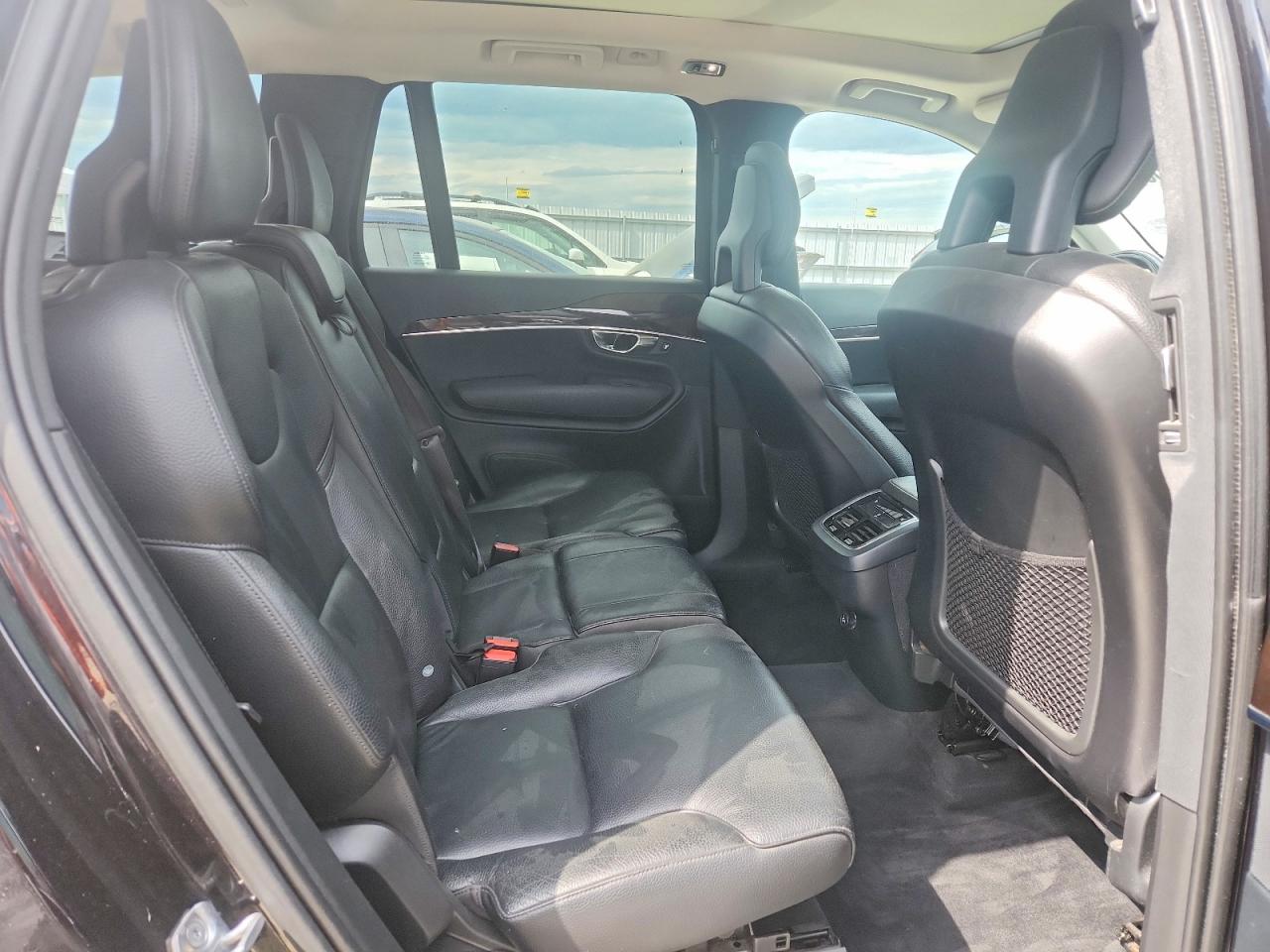 Volvo XC90 T6