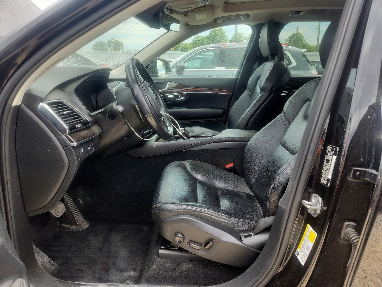 Volvo XC90 T6