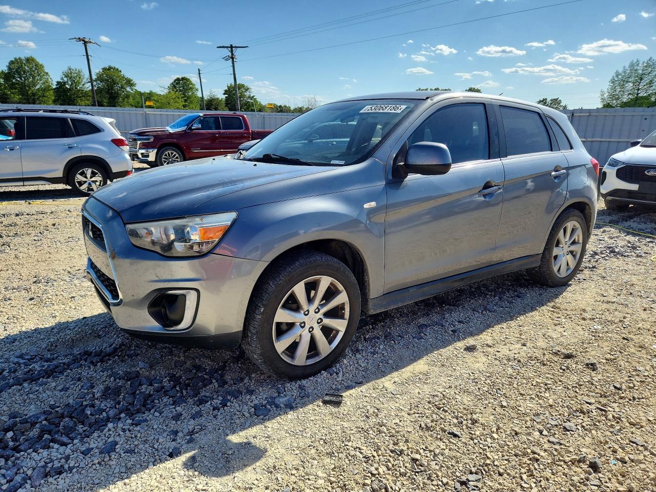 Salvage Mitsubishi Outlander Image
