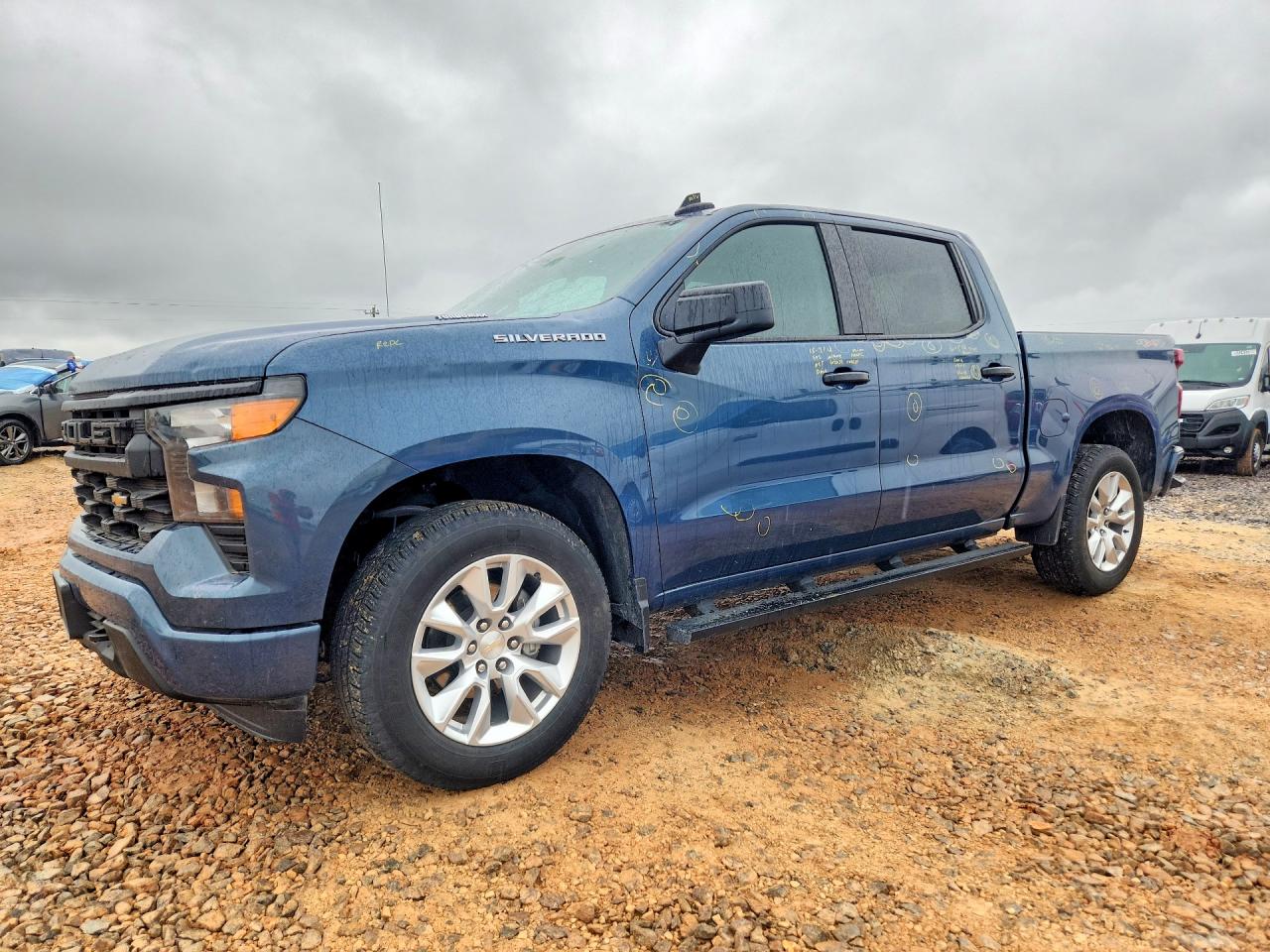 Salvage Chevrolet Silverado Image