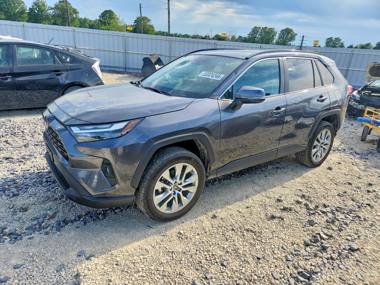 Salvage Toyota RAV4 Image