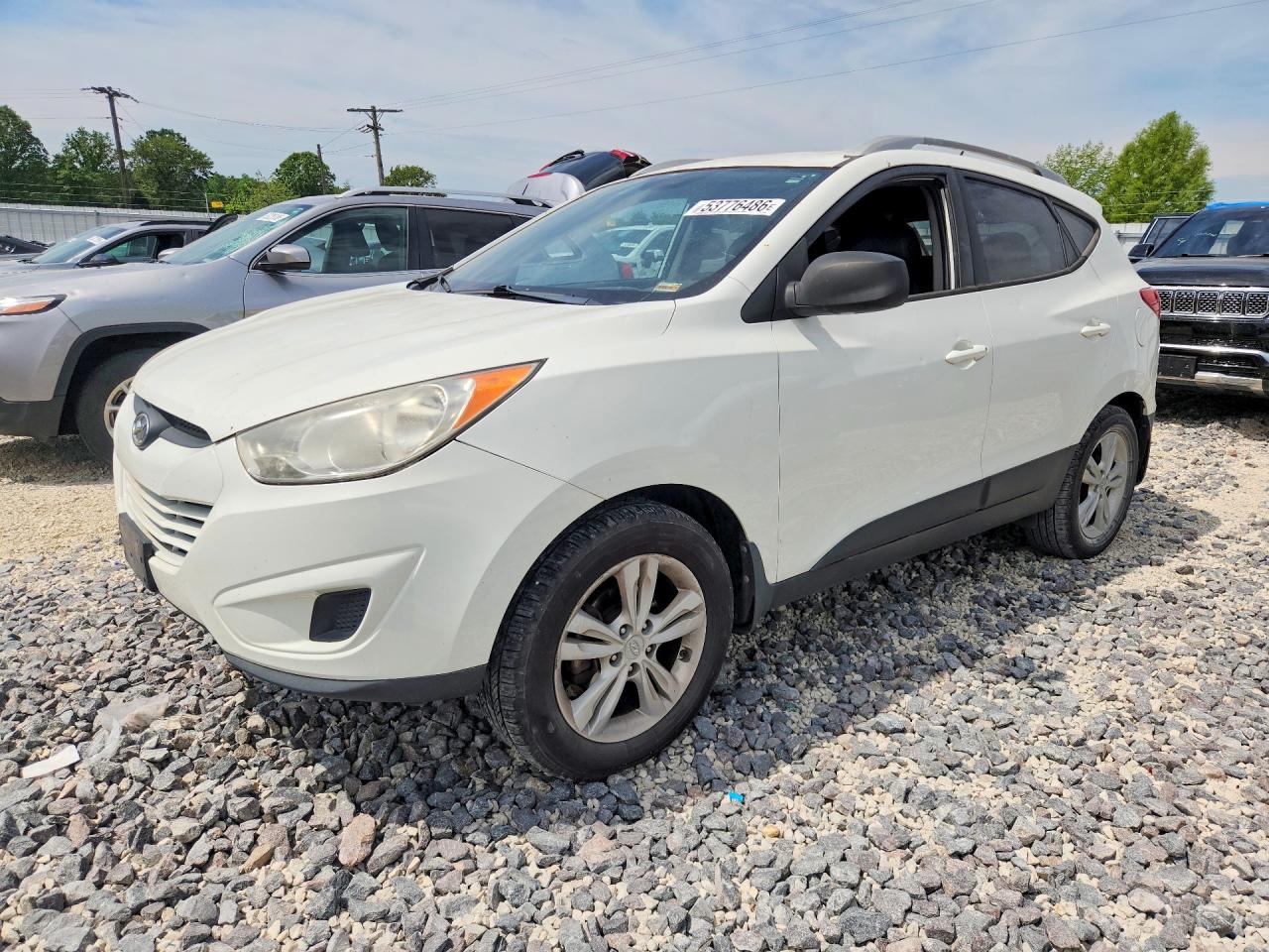 Salvage Hyundai TUCSON Image