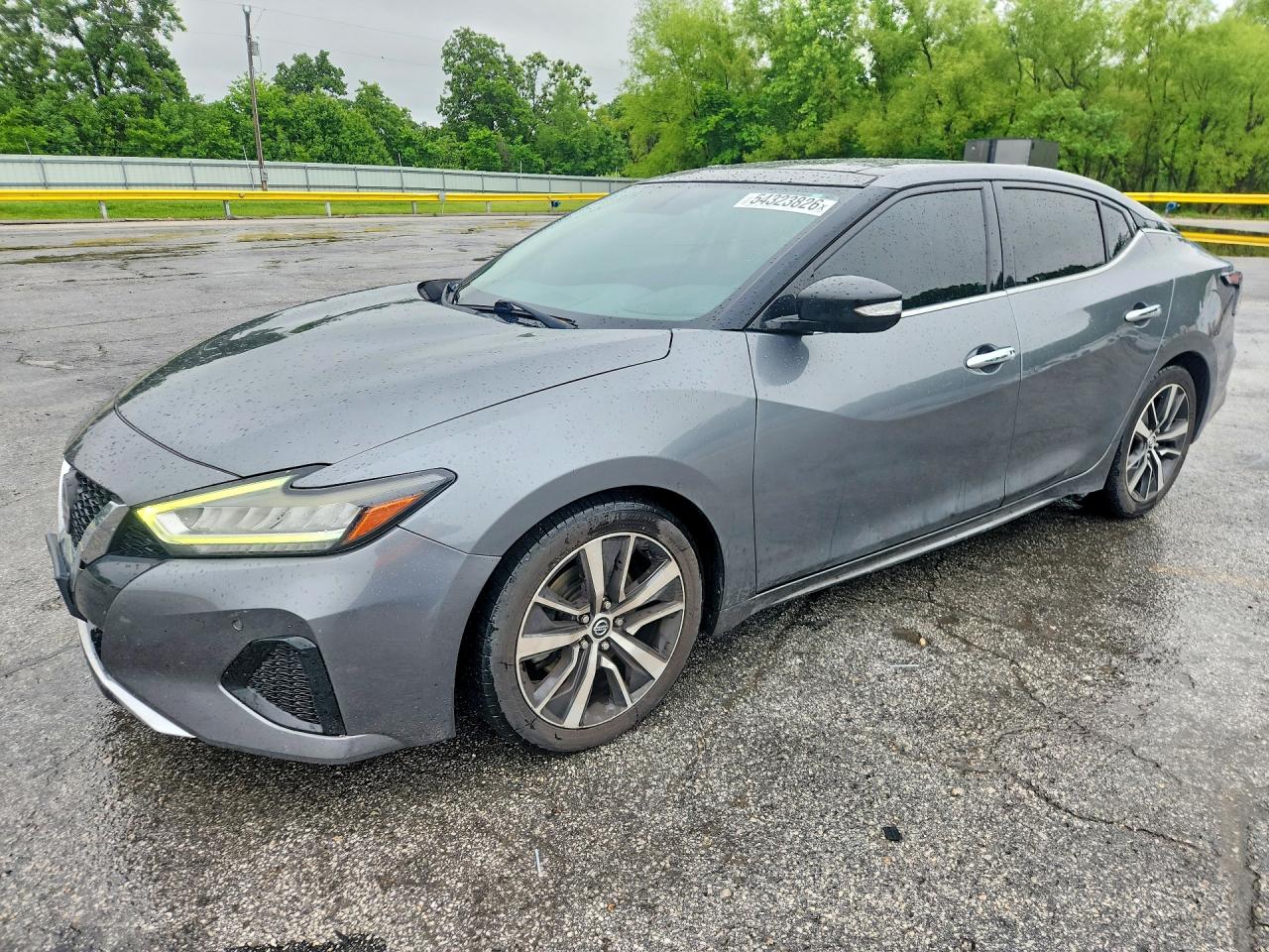 Salvage Nissan Maxima Image