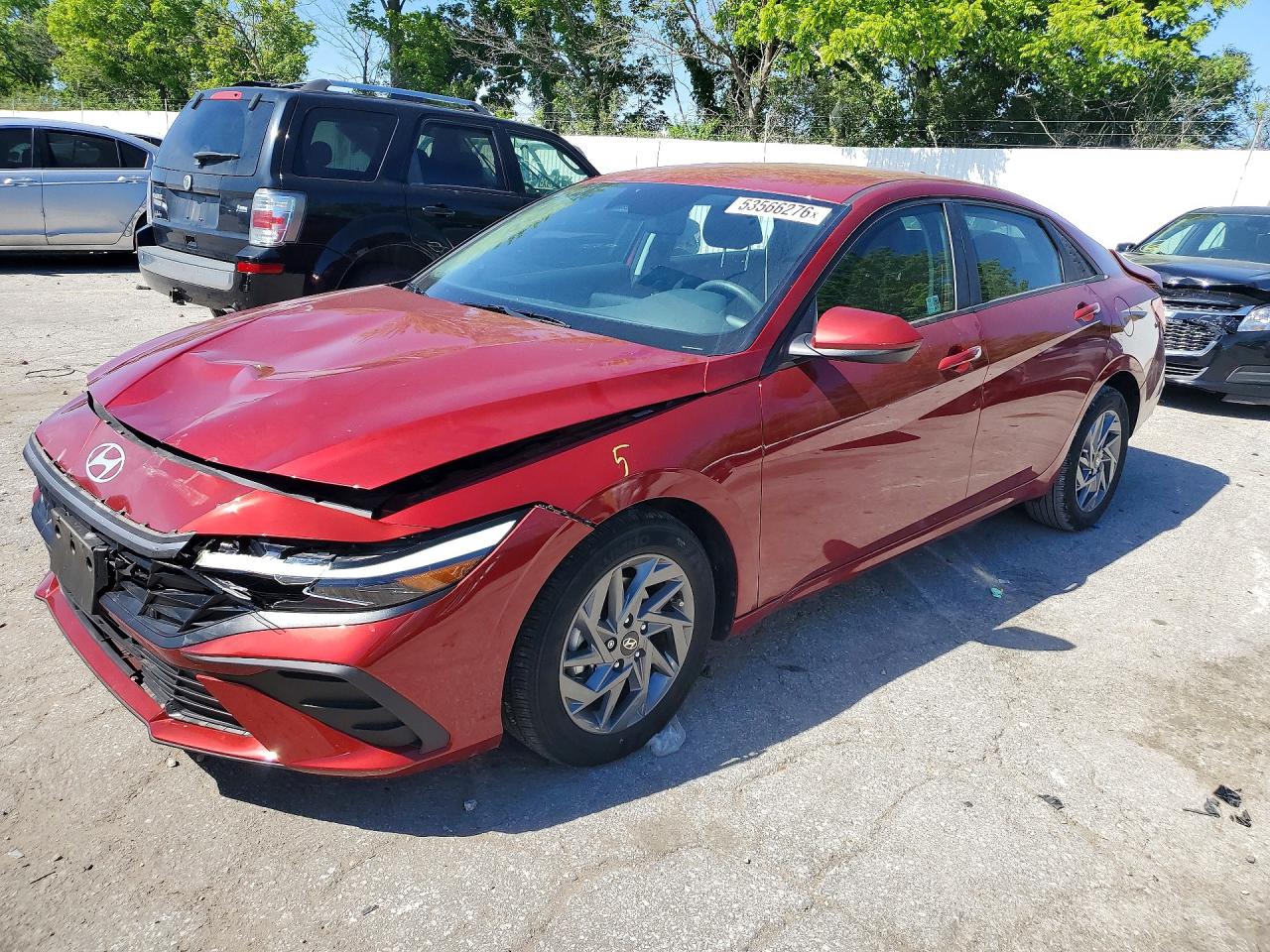 Salvage Hyundai ELANTRA Image