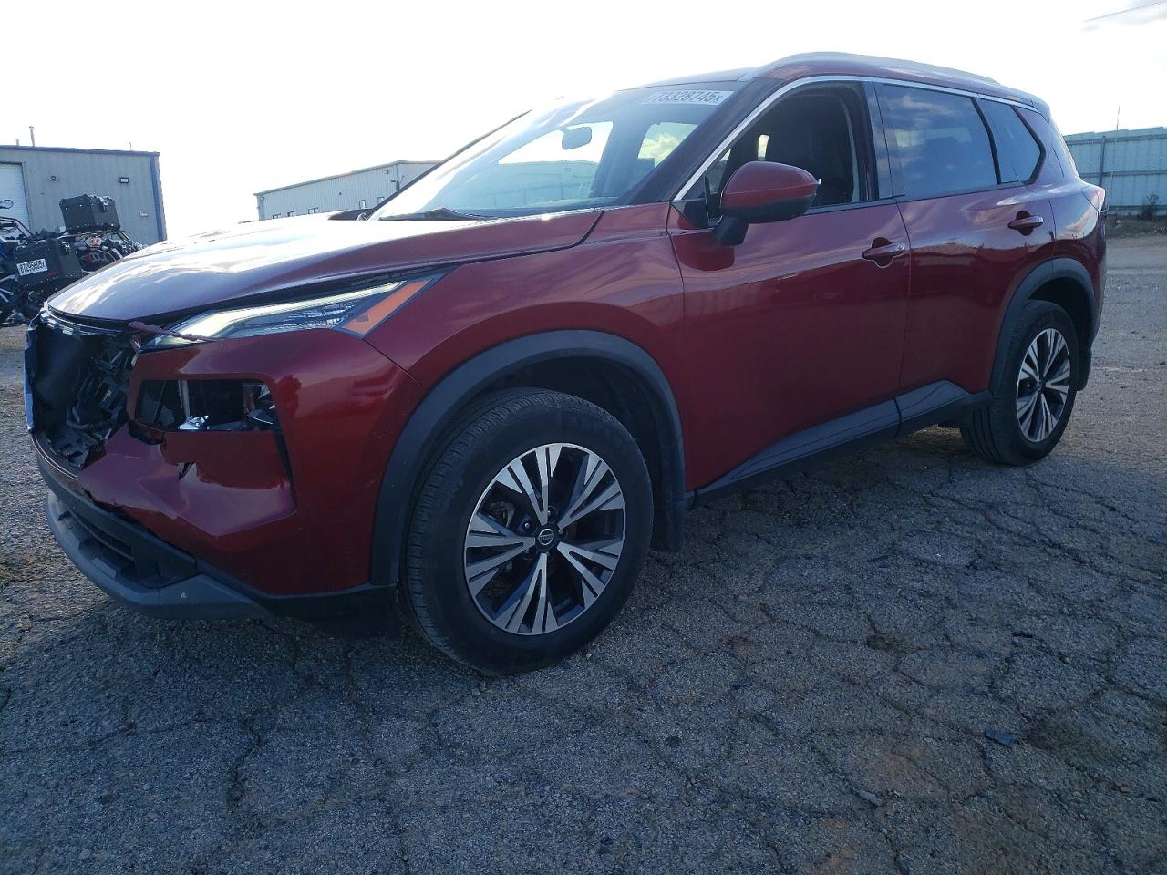 Salvage Nissan Rogue Image
