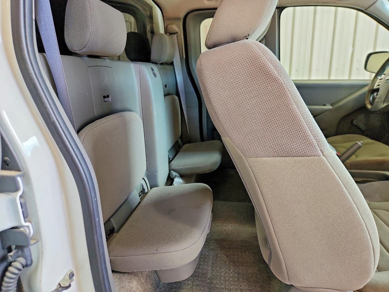 Nissan Frontier S