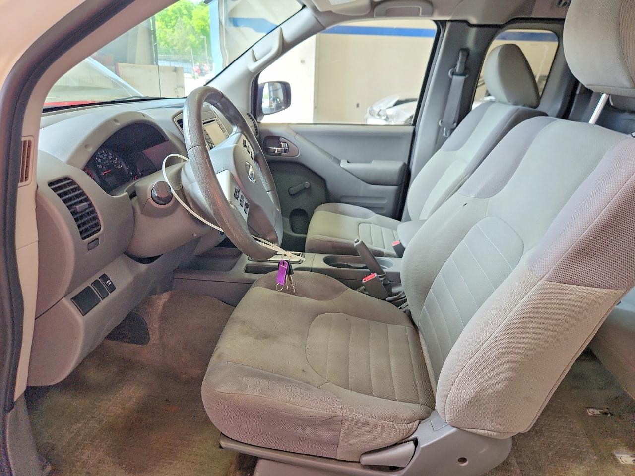 Nissan Frontier S