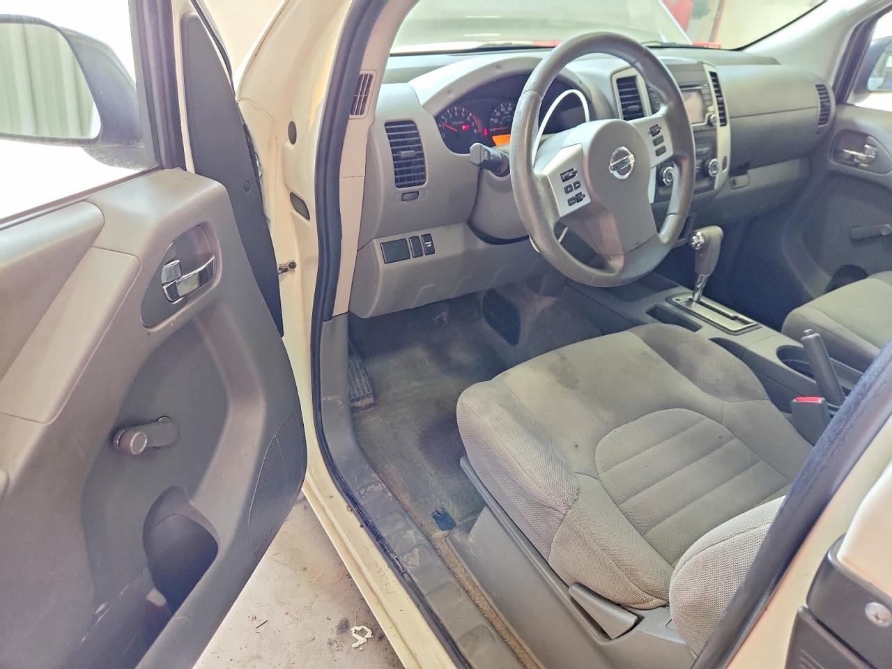 Nissan Frontier S