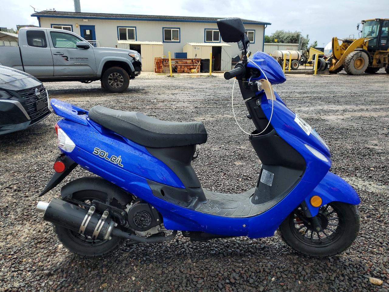 Salvage Zhon Moped Image
