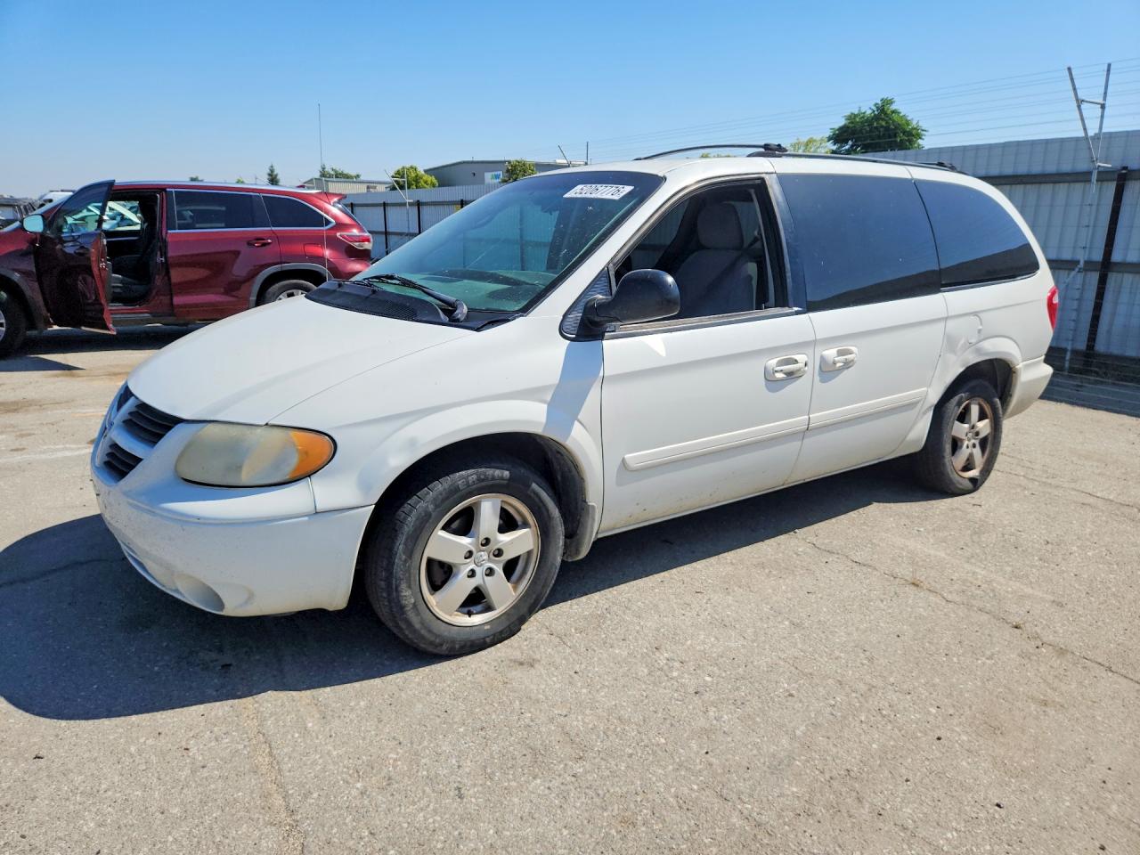 Salvage Dodge Caravan Image