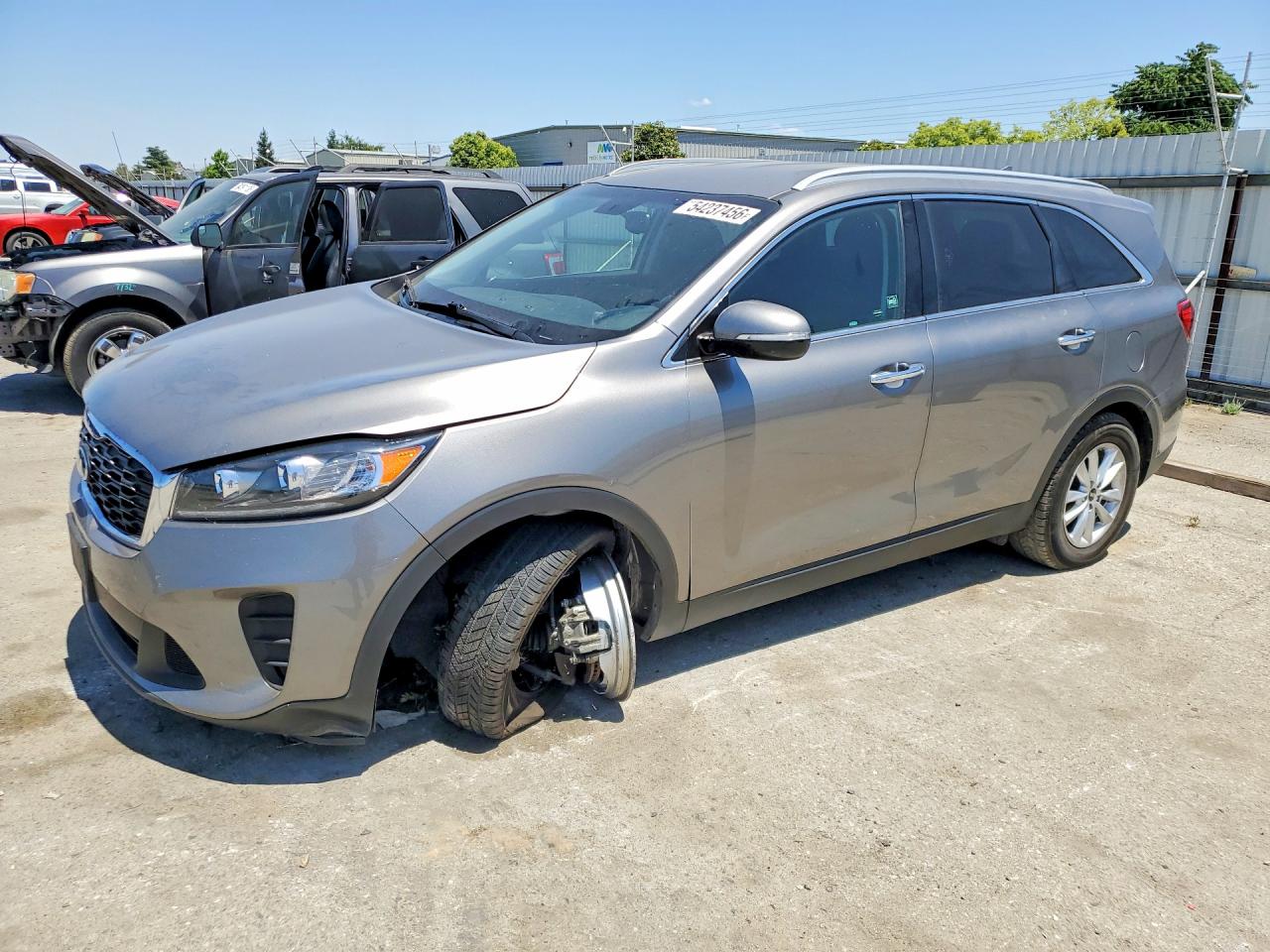 Salvage Kia Sorento Image