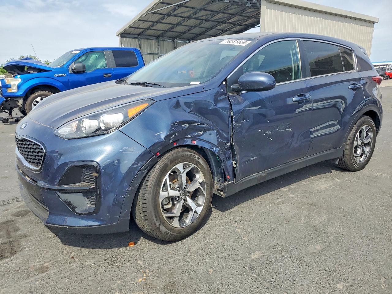 Salvage Kia Sportage Image